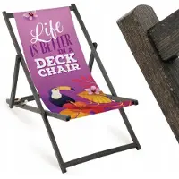AllBags Klappbarer Gartenliegestuhl „Life Is Better In A Deck Chair“ – leichte Campingliege für Garten, Balkon und Urlaub