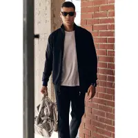 Tommy Life Herren Sweatshirt mit Reißverschlusskragen und Hose Set