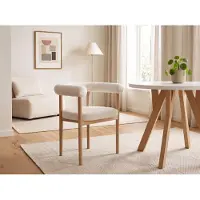 WFL GROUP 2er Set Esszimmerstuhl Maya Weiß Boucle Polsterstuhl aus massivem Buchenholz – Mit Armlehnen, Scandi-Japandi Stil, robuster Boucle Bezug – fertig montiert, Breite 62 cm, Sitzhöhe 48 cm