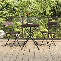 Markenlos Klappbare Bistrostühle im 2er-Set aus braunem Poly-Rattan mit Stahlrahmen, 40x45x79 cm, für Garten, Terrasse, Balkon und Camping