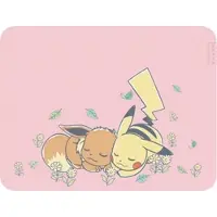Razer Gigantus V2 Medium - Pikachu & Evoli Edition Gaming Mauspad im Pokémon Pikachu & Evoli Design