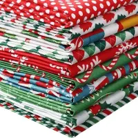Famanu Patchworkstoff Weihnachtsmuster - Rot-Grün, 10 Stück (50 x 50 cm)