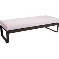 Fermob BELLEVIE 2-Sitzer-Polsterhocker mit Sitzfläche aus perforiertem Stahlblech