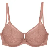 Triumph "Signature Sheer" verkleinert die Brust optisch um eine Cup-Größe, Spitze
