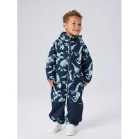 Name it "NMMALFA08 SOFTSHELL SUIT AOP 1FO NOOS" mit dekorativen und reflektierenden Details