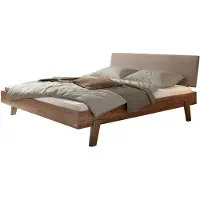 Hasena Massivholzbett Vasto Nussbaum mit Polster-Kopfteil, Bezug Pace Sand 160x200 cm, Fußhöhe 20 cm – Trento