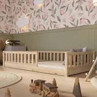 Crazy Pine Kinderbett 140x200 cm – Massives Montessori Bodenbett aus Holz mit Rausfallschutz – Crazy Basic