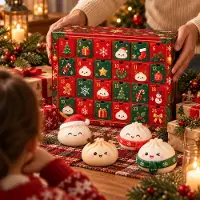 Traumheim 24er Squishy Adventskalender mit weihnachtlichen Bao-Motiven verschiedene Quetschfiguren zum Öffnen und Sammeln