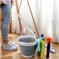 Markenlos 10L zusammenklappbarer Kunststoffeimer – Faltbare runde Wanne – tragbarer Wassereimer zum Angeln – platzsparend. Größe 31 cm Durchmesser (Weiß/Grau (2er-Set))