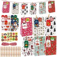 Sonstiges Adventskalender zum Befüllen 2026, 24 Kraftpapiertüten mit Aufklebern und Holzklemmen, Weihnachtsbaum, Schneeflocken, Weihnachtsmann grün+weiß+rot