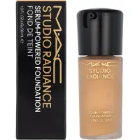 MAC Cosmetics Studio Radiance Serum-Powered Foundation Hydratisierendes Make Up Farbton NC20 30 ml